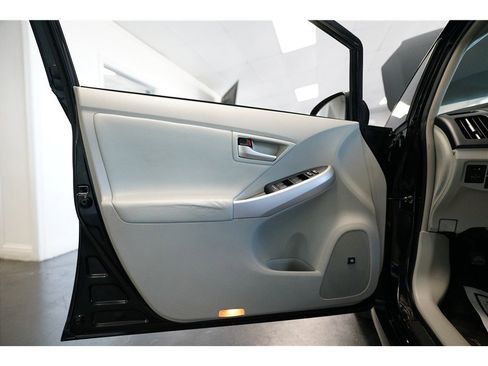 Used 2014 Toyota Prius Four image 15