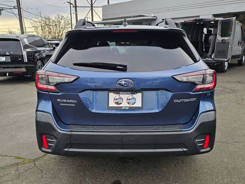 Used 2020 Subaru Outback Premium image 7