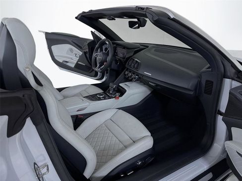 Used 2021 Audi R8 V10 w/ Premium Package image 26