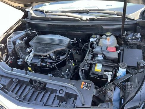 Certified 2024 Cadillac XT5 Premium Luxury w/ LPO, Floor Liner Package AWD/4WD image 9