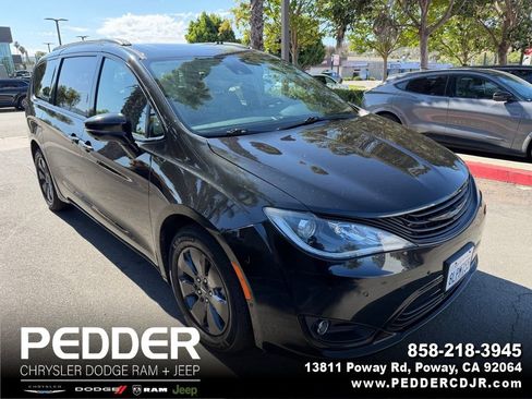 Used 2019 Chrysler Pacifica Limited w/ Advanced Safetytec Group FWD image 1