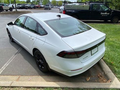 Used 2025 Honda Accord SE image 29