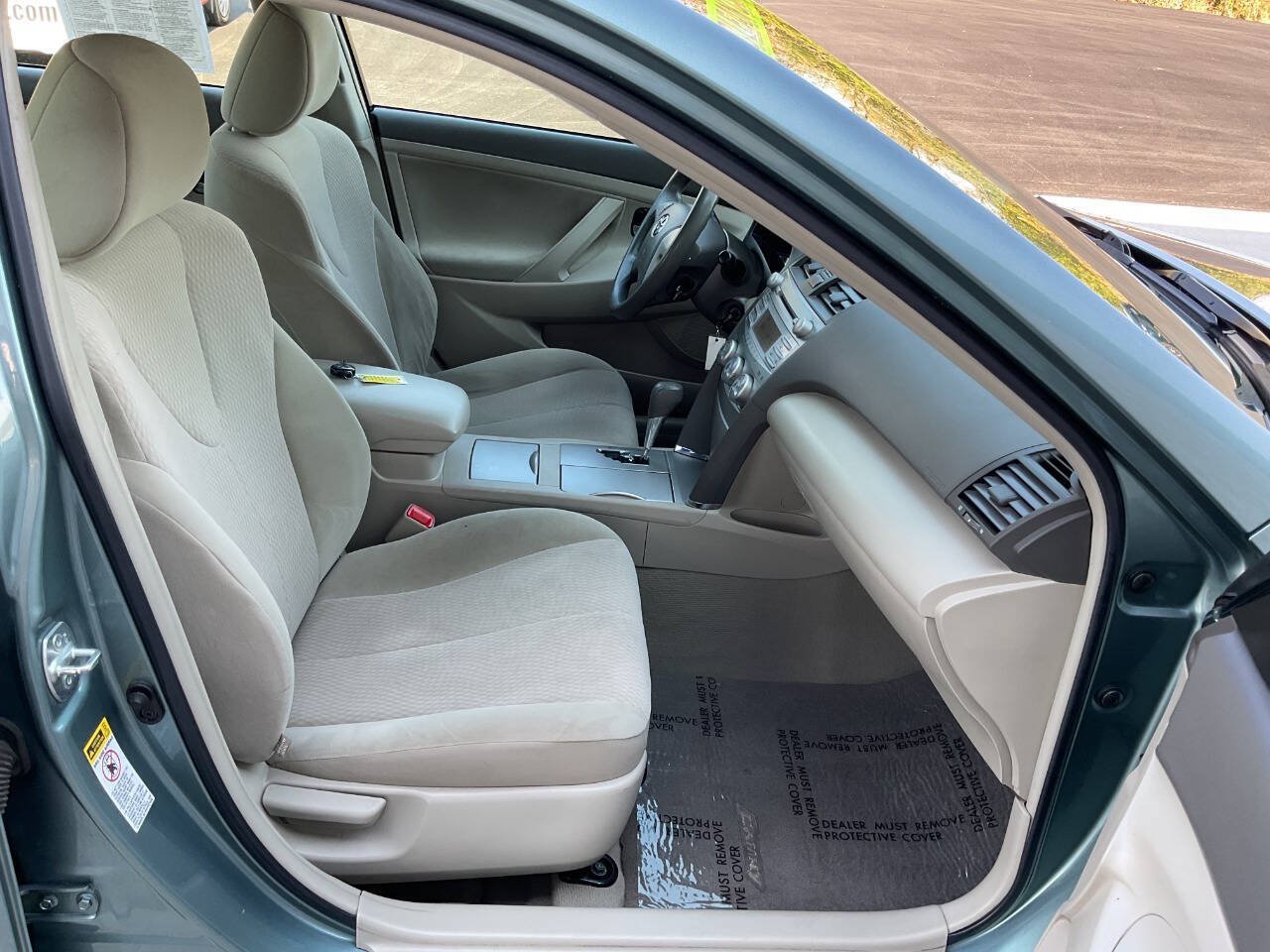 Used 2011 Toyota Camry LE FWD image 34
