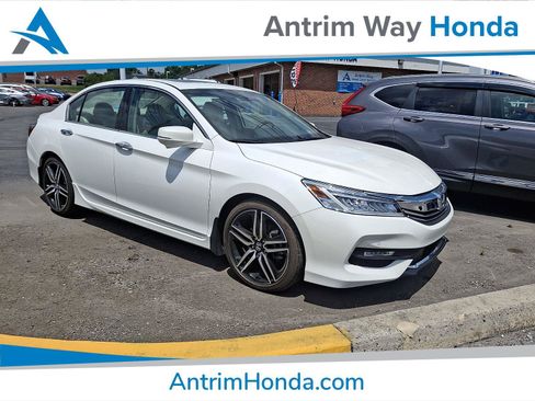 Used 2016 Honda Accord Touring image 1