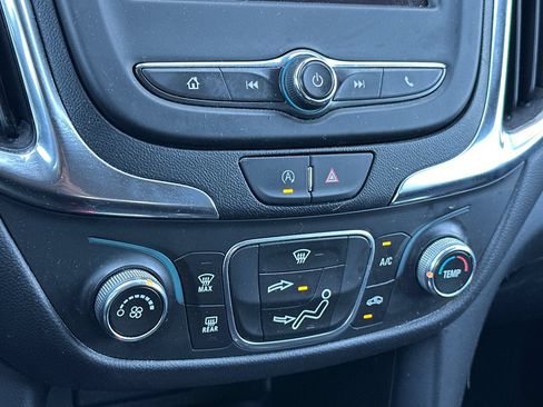 Used 2022 Chevrolet Equinox LT FWD image 19