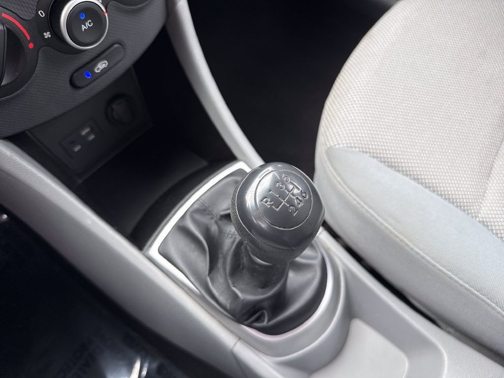 Used 2014 Hyundai Accent GS FWD image 18