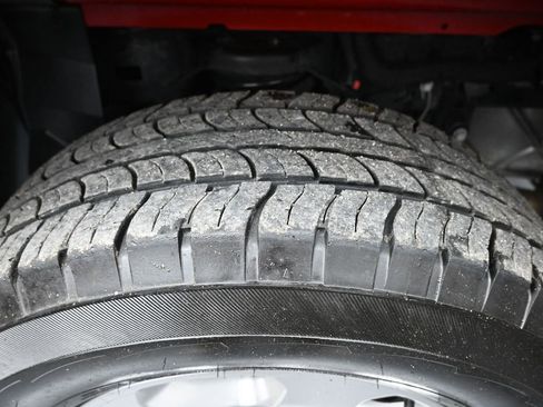 Used 2024 RAM 1500 Laramie RWD image 9