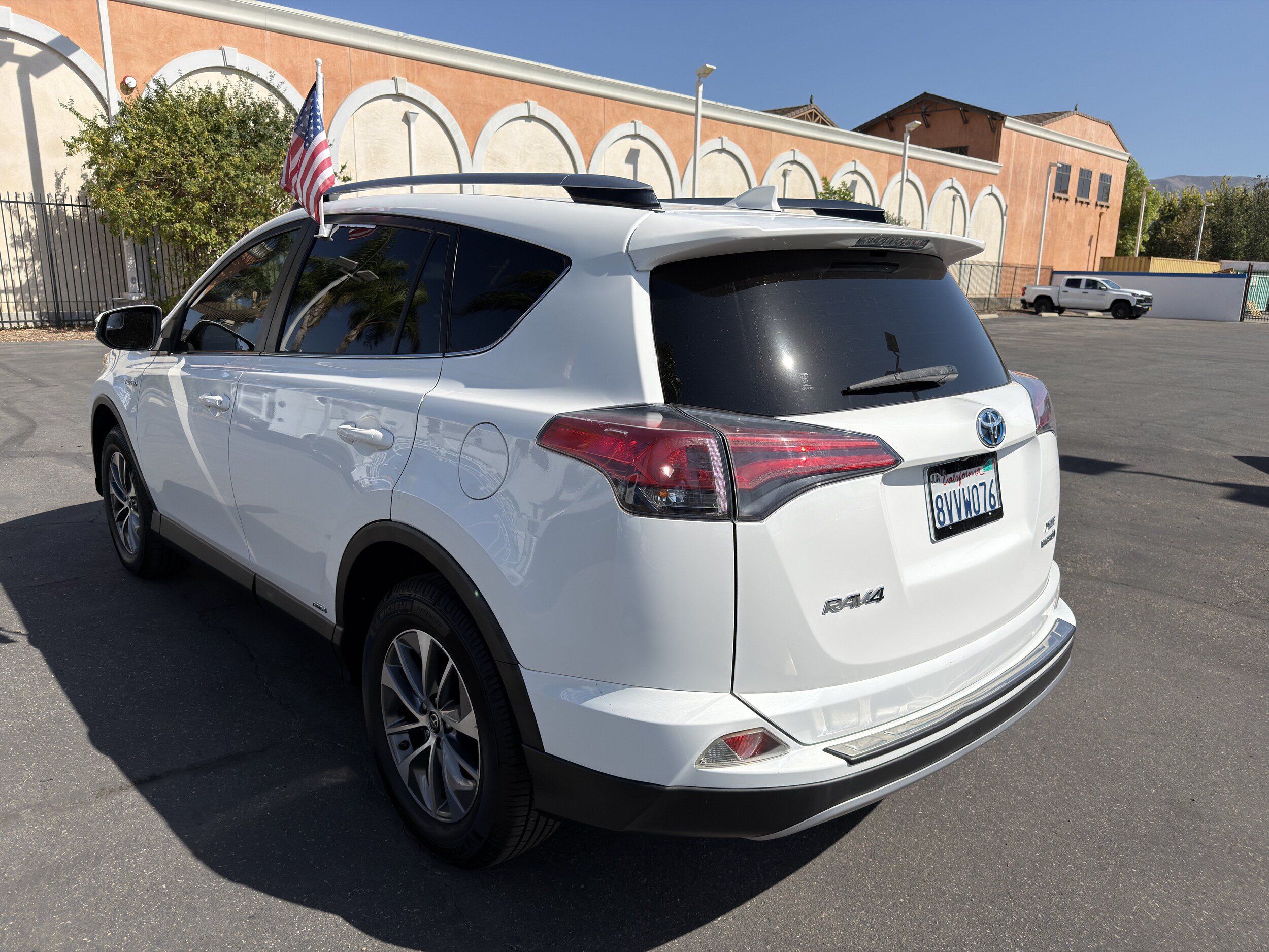 Used 2018 Toyota RAV4 XLE w/ Carpet Mat Package AWD/4WD image 6