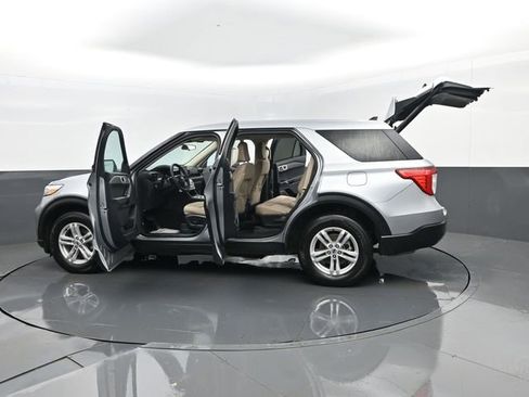 Used 2024 Ford Explorer 4WD image 31