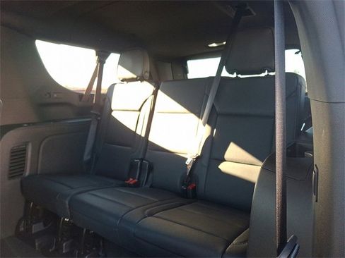 Used 2025 GMC Yukon XL Denali image 11