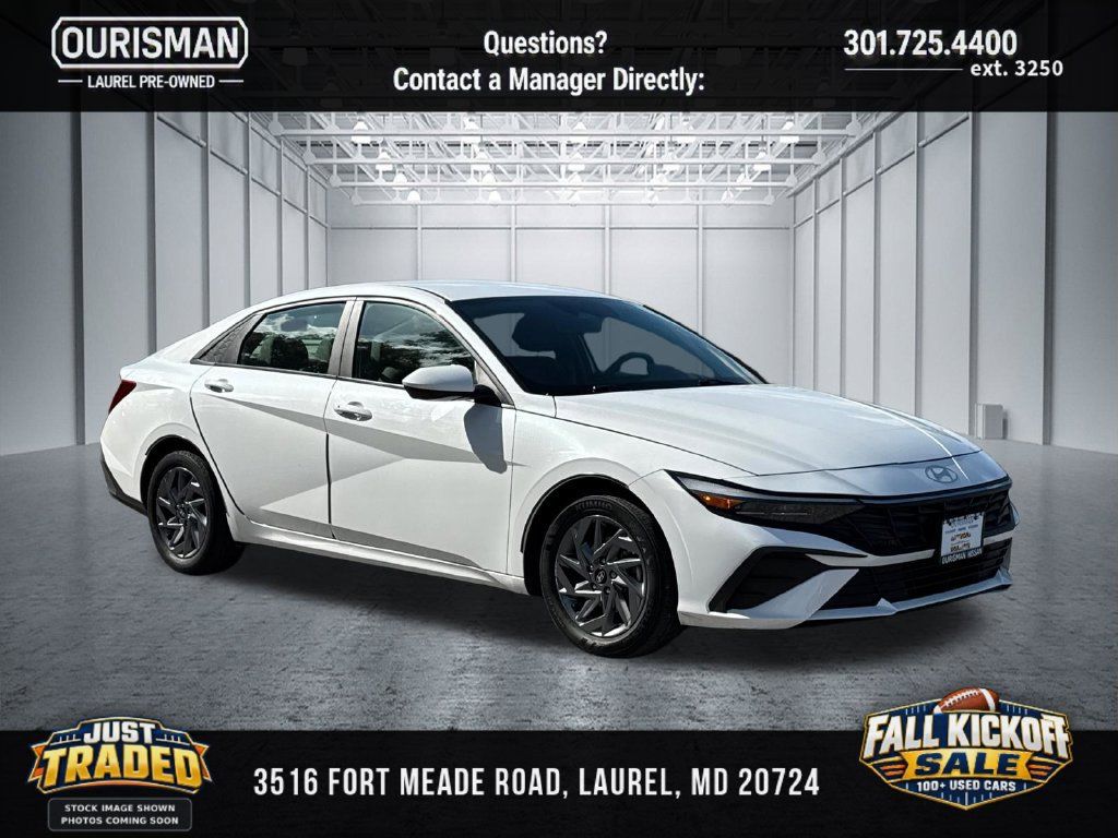 Used 2024 Hyundai Elantra SEL FWD image 1