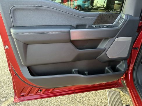 Used 2024 Ford F350 Lariat image 10