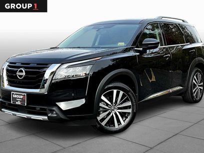Used 2025 Nissan Pathfinder Platinum