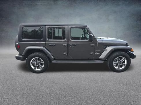 Used 2022 Jeep Wrangler Unlimited Sahara w/ Cold Weather Group image 9