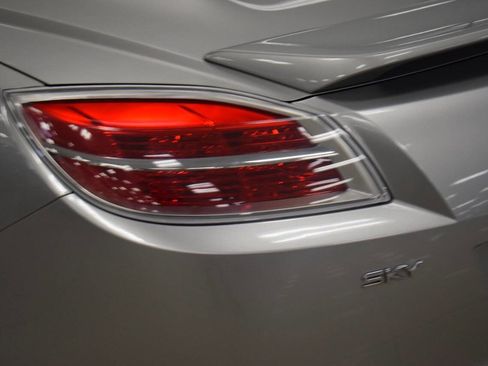 Used 2007 Saturn Sky Base 2dr Convertible w/ Premium Trim Pkg image 25