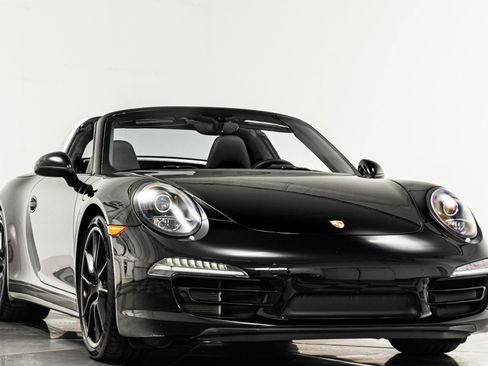 Used 2016 Porsche 911 Targa 4S AWD/4WD image 3