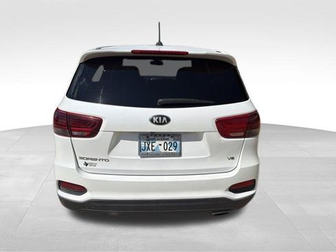Used 2019 Kia Sorento AWD V6 image 5