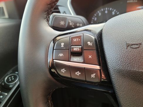 Used 2022 Ford Escape SE w/ Cold Weather Package image 11