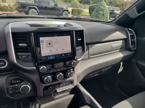 New 2026 RAM 1500 Big Horn AWD/4WD image 14