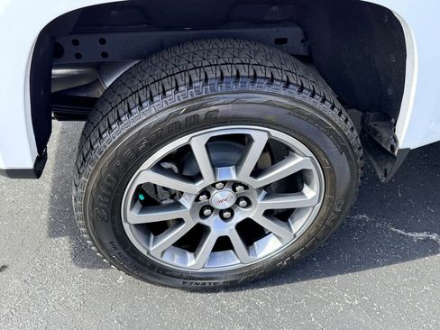 Used 2022 GMC Canyon Denali image 12