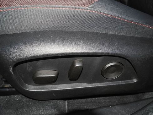 Certified 2025 Chevrolet Equinox RS w/ Safety and Technology Package image 26