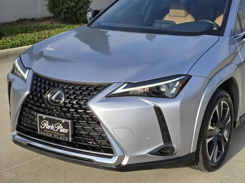 Certified 2023 Lexus UX 250h FWD w/ Accessory Package (Z2) image 10