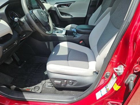 Used 2022 Toyota RAV4 XLE w/ Convenience Package AWD/4WD image 15