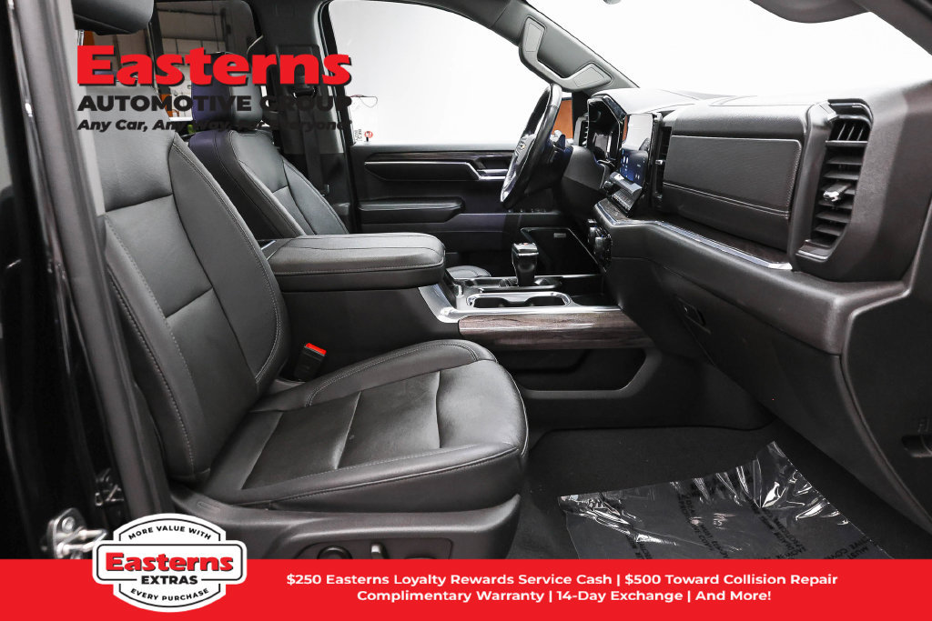 Used 2023 Chevrolet Silverado 1500 LTZ w/ LTZ Convenience Package II AWD/4WD image 29