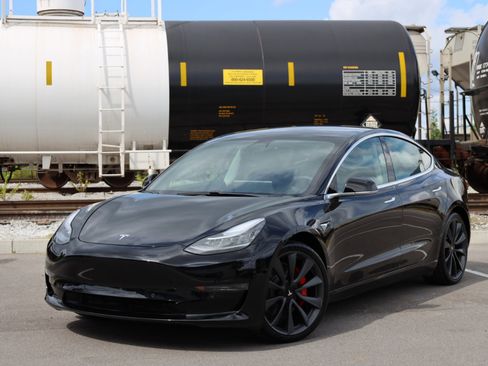 Used 2020 Tesla Model 3 Performance image 23