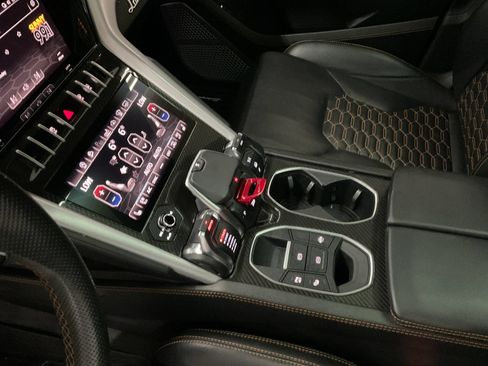Used 2021 Lamborghini Urus AWD/4WD image 56