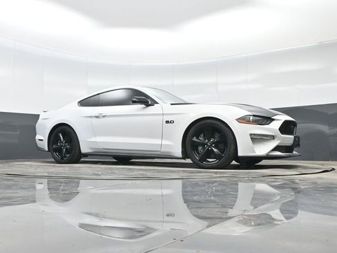 Used 2022 Ford Mustang GT w/ Black Accent Package RWD image 38