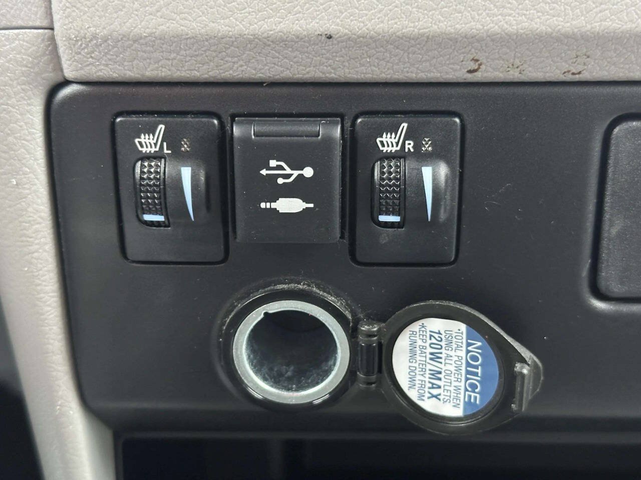 Used 2018 Toyota Sienna XLE w/ XLE Navigation Package FWD image 41