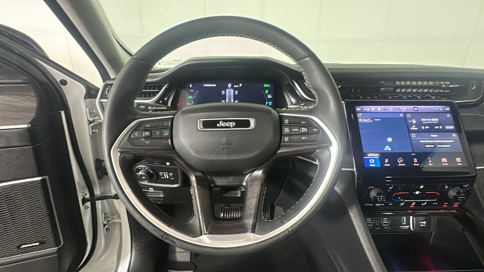 Used 2023 Jeep Grand Cherokee 4WD 4xe image 16