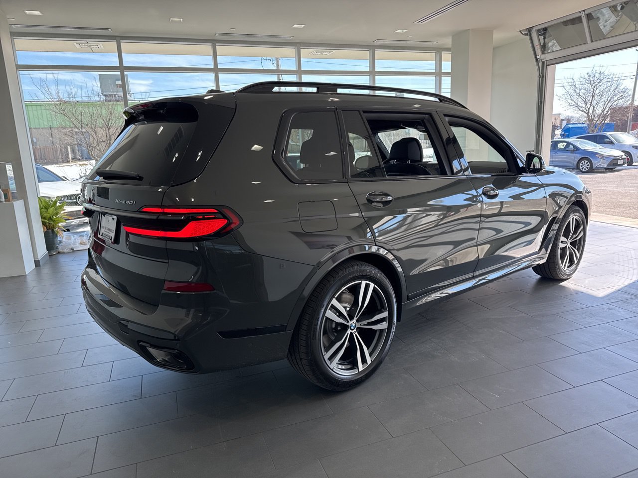 New 2026 BMW X7 xDrive40i w/ M Sport Package AWD/4WD image 8
