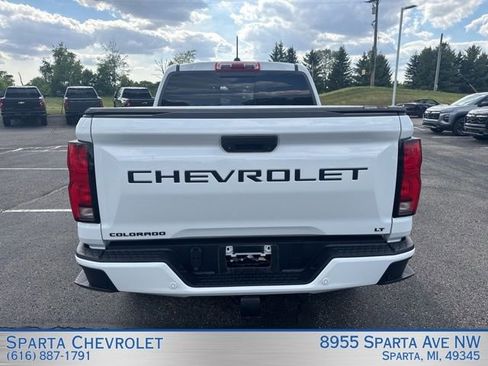Used 2023 Chevrolet Colorado LT w/ LT Convenience Package III AWD/4WD image 4