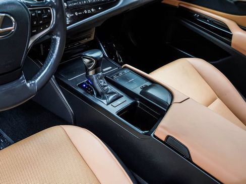 Used 2022 Lexus ES 350 w/ Accessory Package FWD image 20