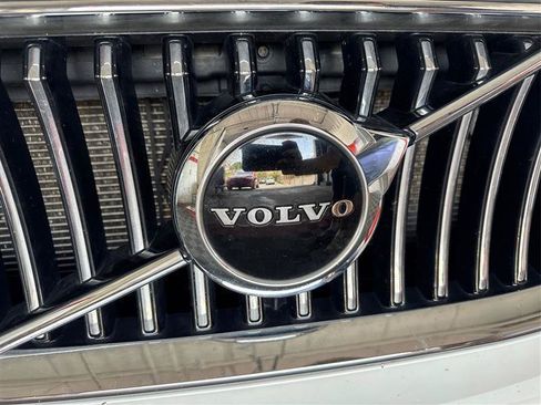 Used 2022 Volvo XC90 T5 Momentum AWD/4WD image 25
