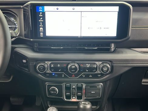 Used 2024 Jeep Wrangler Unlimited Sahara w/ Safety Group image 20