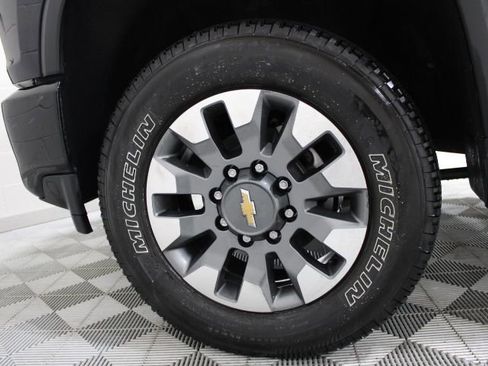Used 2022 Chevrolet Silverado 2500 Custom w/ Custom Value Package image 45
