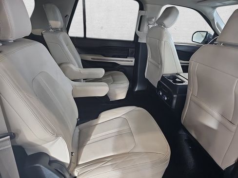 Used 2022 Ford Expedition Max Platinum image 11