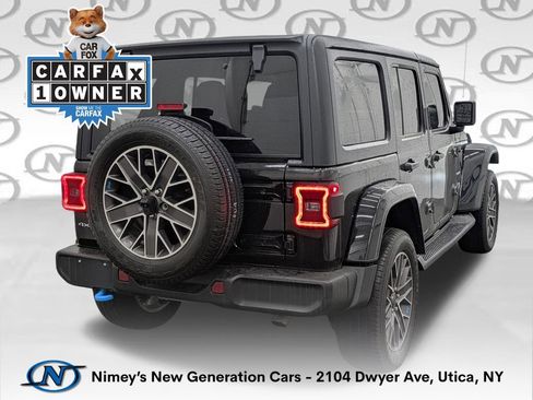 Used 2023 Jeep Wrangler Unlimited Sahara w/ Cold Weather Group AWD/4WD image 2