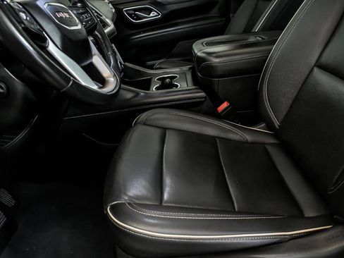 Used 2022 GMC Yukon XL SLT w/ SLT Premium Package AWD/4WD image 13