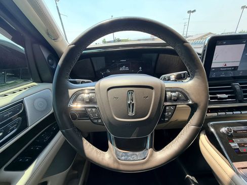 Used 2020 Lincoln Navigator Reserve w/ Luxury Package AWD/4WD image 12