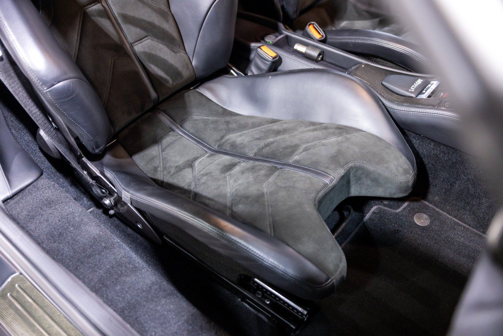 Used 2011 Ferrari 458 Italia Coupe RWD image 33