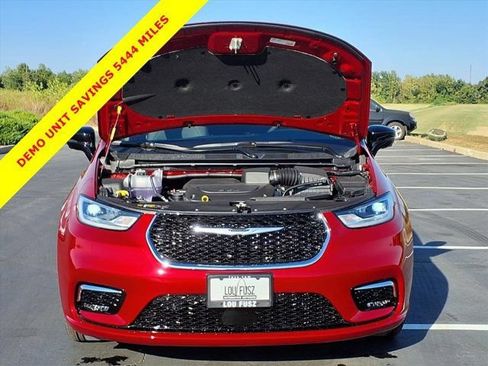 New 2026 Chrysler Pacifica Select FWD image 23