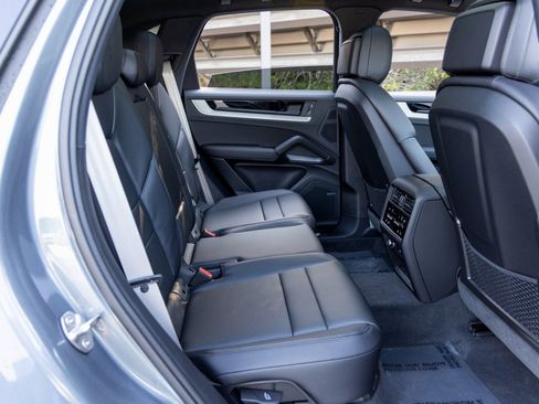 New 2026 Porsche Cayenne E-Hybrid AWD/4WD image 51