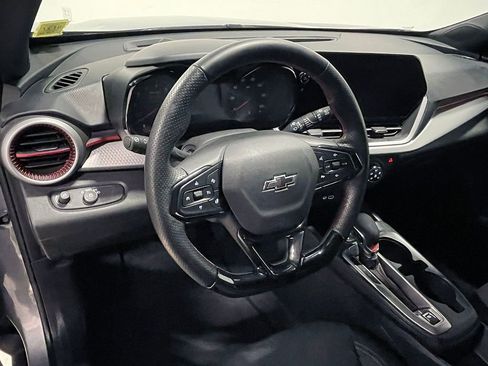 Used 2024 Chevrolet Trax RS w/ Driver Confidence Package FWD image 19