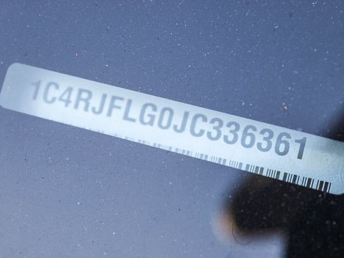 Used 2018 Jeep Grand Cherokee Trailhawk w/ Trailhawk Luxury Group image 2