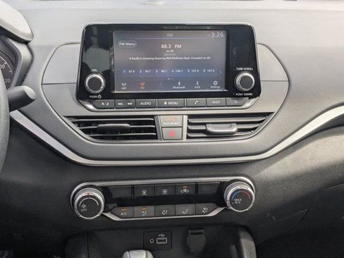 Used 2024 Nissan Altima 2.5 S FWD image 18