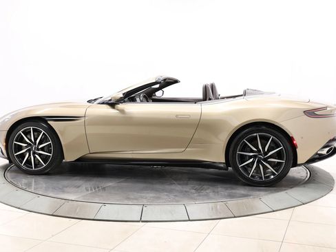 Used 2019 Aston Martin DB11 Volante RWD image 7